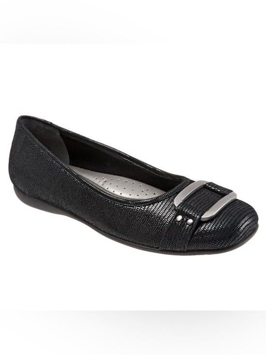 Trotters Shoes - NIB NWT Trotters Sizzle in Black Patent Suede - size 7.5 NARROW